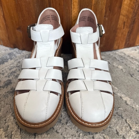 Urban Outfitters Seychelles Closed Toe Platform Fisherman Sandal White 7 - Picture 2 of 9